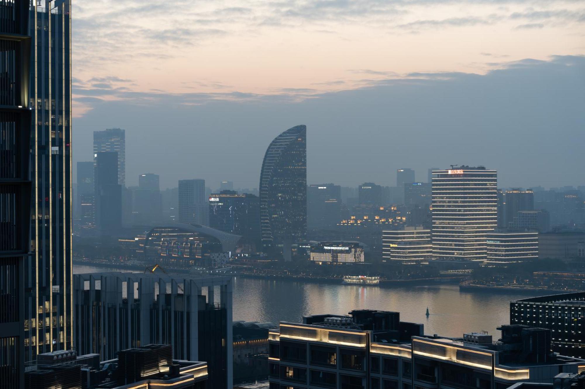 Somerset Pudong Riverside 4*